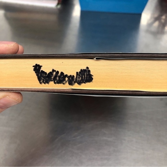 True Legend by: Mike Lupica, hardback book - Picture 7 of 7